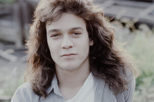 Eddie-Van-Halen-02-a-billboard-1548-1602014496.jpg