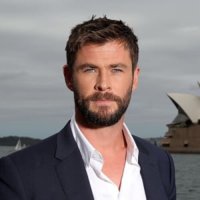 chris-hemsworth-poses-during-a-photo-call-for-thor-ragnarok-on-october-15-2017-in-sydney-austr...jpg