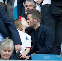 David Beckham kissing 7yo daughter Harper