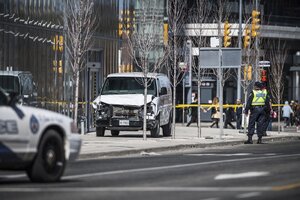 180424 toronto van crash njs 856