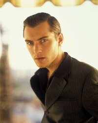 2508999 574full jude law